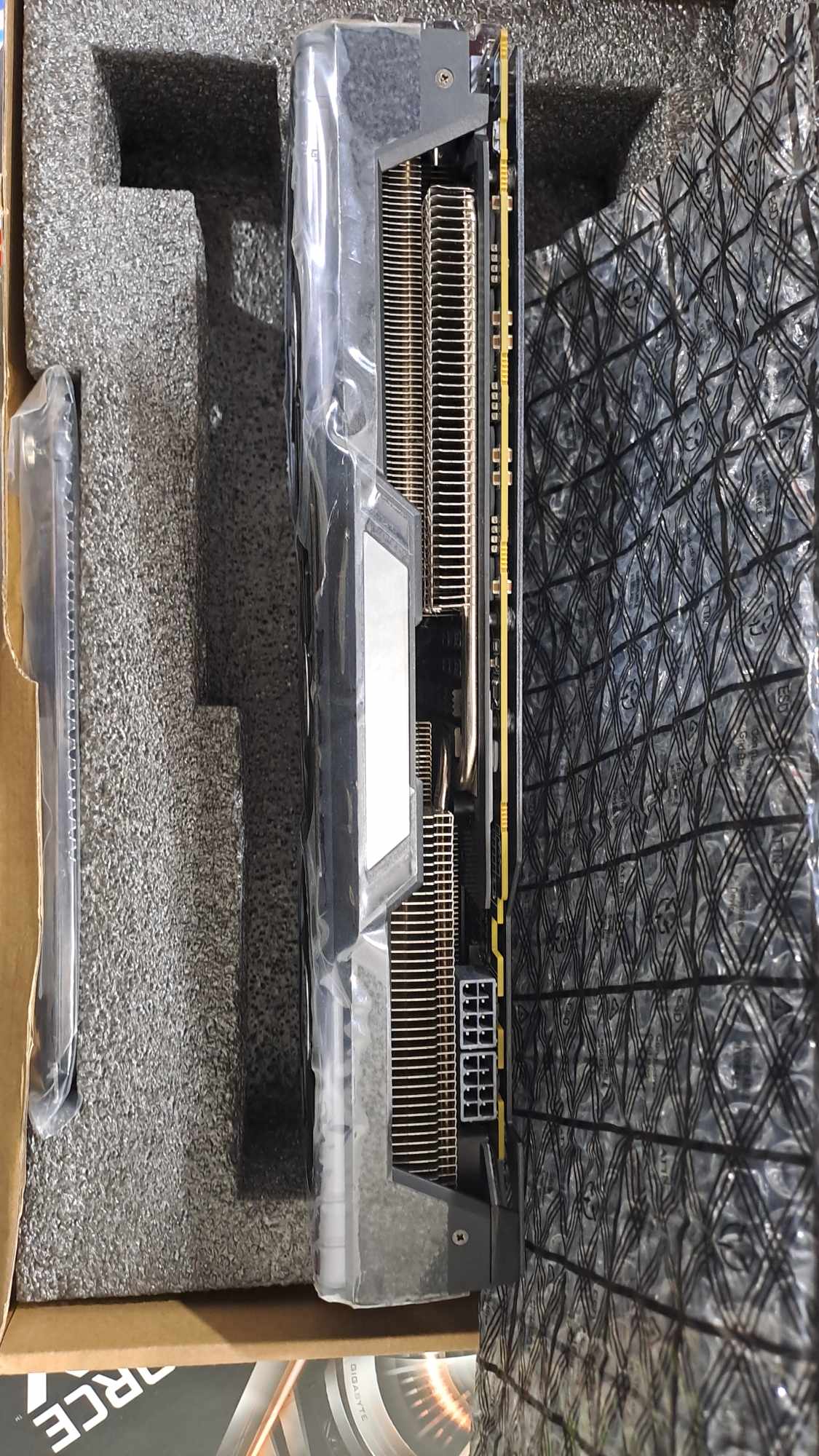 RX VEGA64 SAPPHIRE NITRO+ 8GB HBM2